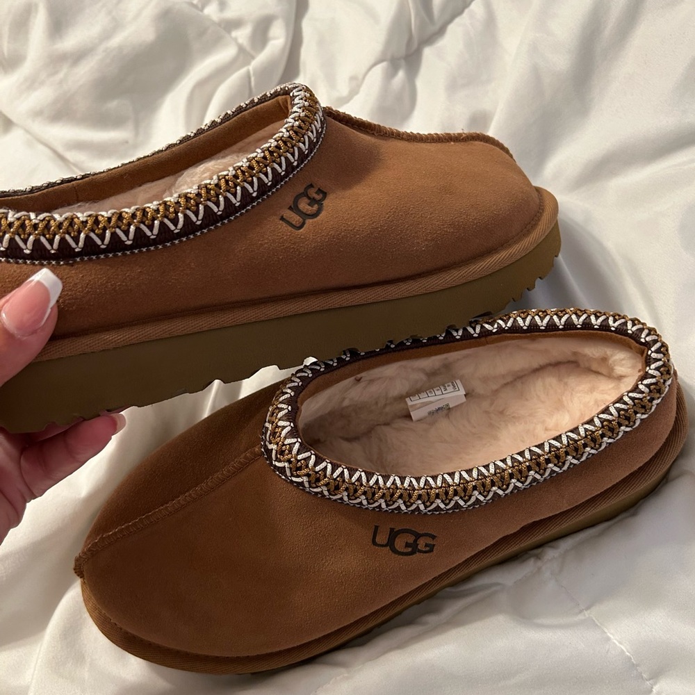Ugg women’s TASMAN brand new